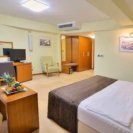 Hotel Podgorica 4*