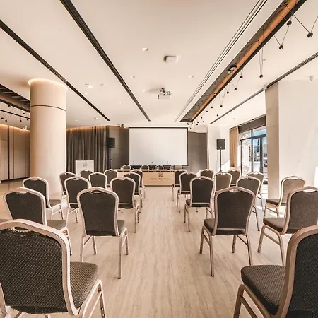 Hotel Podgorica 4*